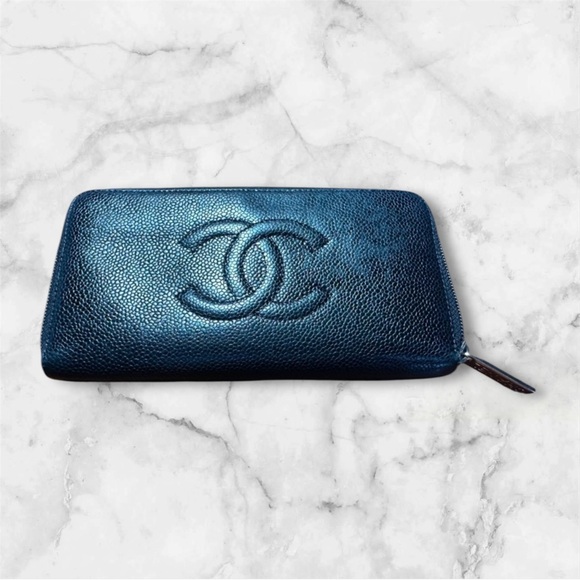 Authentic CHANEL Black Caviar Leather Zippy Wallet - Picture 1 of 13